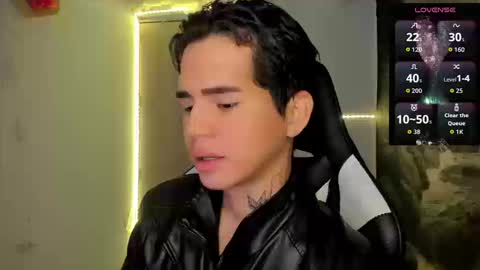 kiss_whitee online show from March 17, 10:34 pm