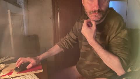 kissofbanned1983 online show from April 24, 4:53 pm