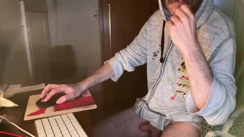 kissofbanned1983 online show from April 30, 11:17 am