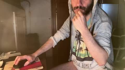 kissofbanned1983 online show from May 4, 8:38 am