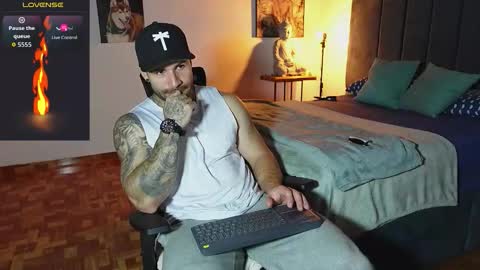 kite__ online show from February 14, 11:22 pm