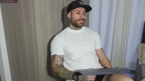 kite__ online show from January 12, 11:09 pm