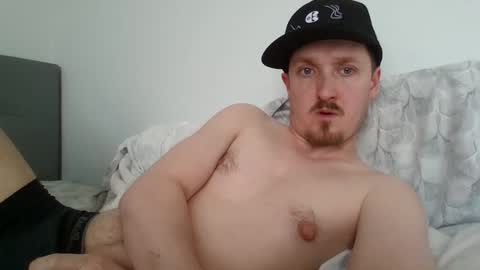 kittenfoxxx online show from March 4, 9:00 pm