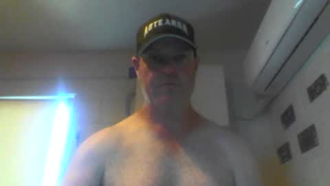 Snapshot of kiwiguy19773 chatting on December 8, 11:51 pm kiwiguy19773 online show from December 8, 11:51 pm