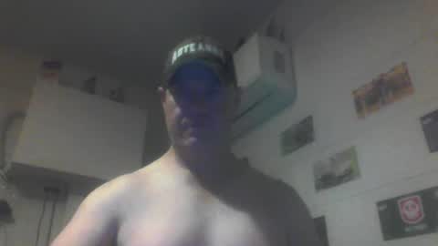kiwiguy19773 online show from May 7, 7:19 am
