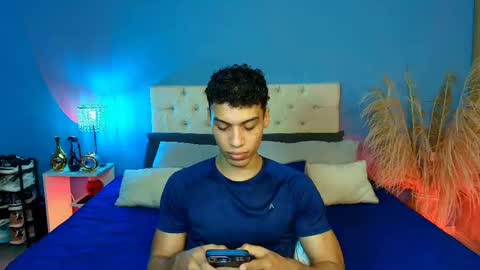 Snapshot of klaton__ chatting on October 30, 12:57 am klaton__ online show from October 30, 12:57 am