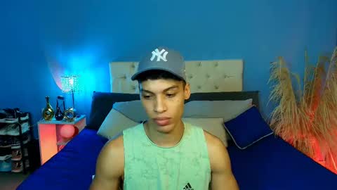 Snapshot of klaton__ chatting on October 31, 11:30 pm klaton__ online show from October 31, 11:30 pm