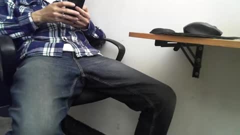 Snapshot of klein_jeremy chatting on December 6, 5:31 am Jeremyz online show from December 6, 5:31 am