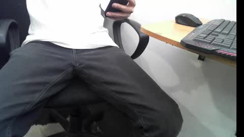 Snapshot of klein_jeremy chatting on December 4, 6:11 am Jeremyz online show from December 4, 6:11 am
