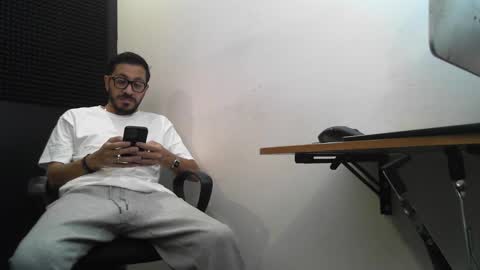 Snapshot of klein_jeremy chatting on December 2, 3:45 pm Jeremyz online show from December 2, 3:45 pm