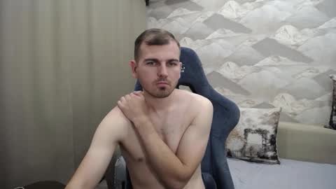 Snapshot of knight_5 chatting on October 14, 10:22 am Carter. online show from October 14, 10:22 am