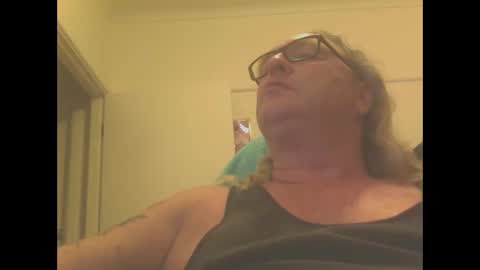 Snapshot of knobout chatting on December 8, 6:54 am knobout online show from December 8, 6:54 am