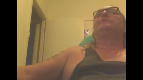 Snapshot of knobout chatting on February 23, 8:00 am knobout online show from February 23, 8:00 am