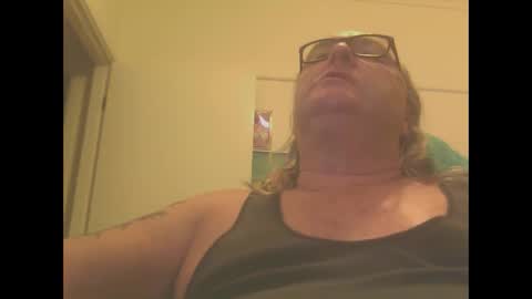 Snapshot of knobout chatting on January 14, 10:38 am knobout online show from January 14, 10:38 am
