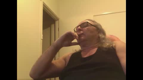 Snapshot of knobout chatting on September 18, 1:46 pm knobout online show from September 18, 1:46 pm