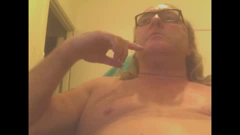 Snapshot of knobout chatting on January 15, 10:38 am knobout online show from January 15, 10:38 am