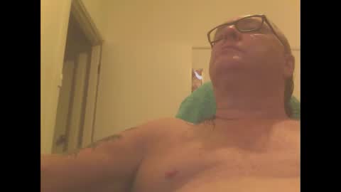 Snapshot of knobout chatting on January 3, 9:36 am knobout online show from January 3, 9:36 am