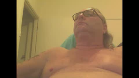 Snapshot of knobout chatting on December 19, 6:12 am knobout online show from December 19, 6:12 am