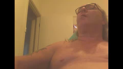 Snapshot of knobout chatting on January 13, 8:26 am knobout online show from January 13, 8:26 am