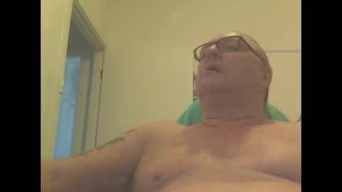 Snapshot of knobout chatting on February 6, 10:32 pm knobout online show from February 6, 10:32 pm