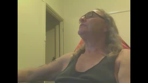 Snapshot of knobout chatting on September 17, 11:44 am knobout online show from September 17, 11:44 am