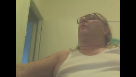 Snapshot of knobout chatting on January 16, 6:14 am knobout online show from January 16, 6:14 am