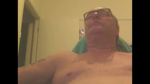 Snapshot of knobout chatting on February 13, 12:00 pm knobout online show from February 13, 12:00 pm