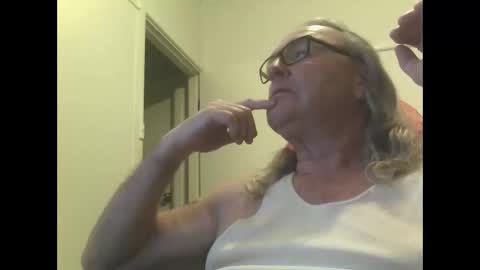 knobout online show from October 26, 8:16 am