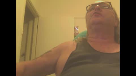 Snapshot of knobout chatting on January 7, 10:27 am knobout online show from January 7, 10:27 am