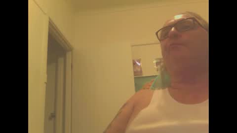 Snapshot of knobout chatting on December 9, 3:50 am knobout online show from December 9, 3:50 am