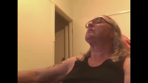 Snapshot of knobout chatting on October 9, 12:10 pm knobout online show from October 9, 12:10 pm