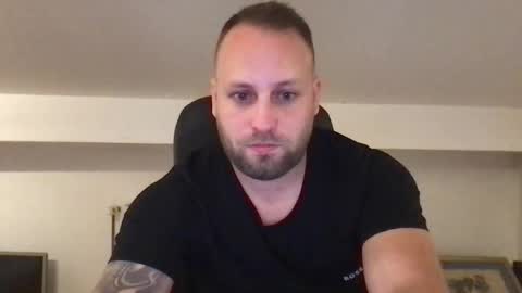 Snapshot of kobasic chatting on October 10, 11:30 pm hugo online show from October 10, 11:30 pm