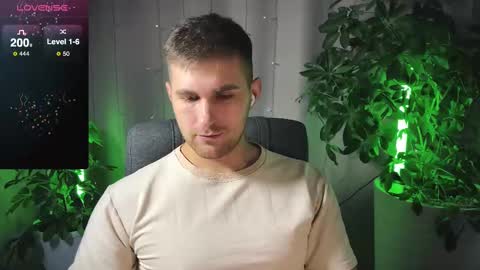 Snapshot of kochka25 chatting on February 13, 8:24 pm Sweet boy online show from February 13, 8:24 pm