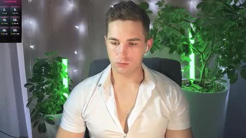 Snapshot of kochka25 chatting on March 11, 9:02 am Sweet boy online show from March 11, 9:02 am