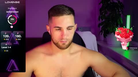 Snapshot of kochka25 chatting on October 22, 2:21 pm Sweet boy online show from October 22, 2:21 pm