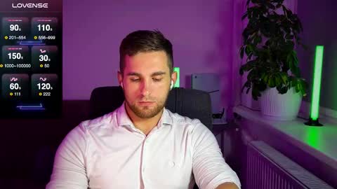 Snapshot of kochka25 chatting on October 14, 9:44 pm Sweet boy online show from October 14, 9:44 pm