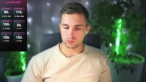 Snapshot of kochka25 chatting on March 5, 7:17 pm Sweet boy online show from March 5, 7:17 pm