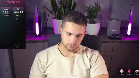 Snapshot of kochka25 chatting on January 5, 9:36 pm Sweet boy online show from January 5, 9:36 pm