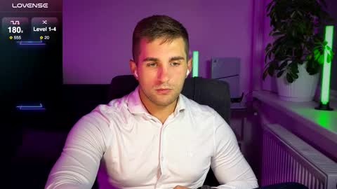 Snapshot of kochka25 chatting on September 19, 5:35 pm Sweet boy online show from September 19, 5:35 pm