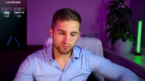 Snapshot of kochka25 chatting on October 15, 10:17 pm Sweet boy online show from October 15, 10:17 pm