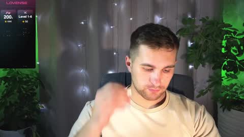 Snapshot of kochka25 chatting on February 1, 7:02 pm Sweet boy online show from February 1, 7:02 pm