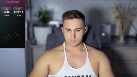 Snapshot of kochka25 chatting on December 6, 5:00 pm Sweet boy online show from December 6, 5:00 pm