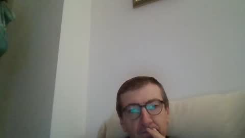 JUAN CARLOS online show from October 20, 9:30 pm