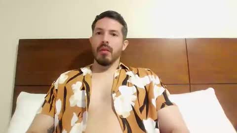 kolombianox online show from October 19, 4:28 am