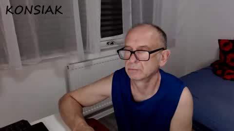 Komsiak online show from October 19, 7:39 pm