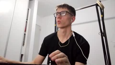 Facu online show from March 13, 2:52 am