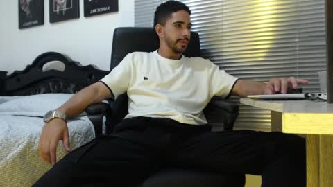 kratoswolf online show from April 25, 7:22 pm