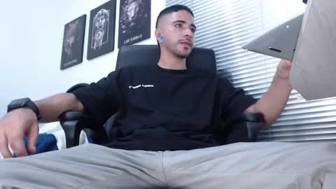 kratoswolf online show from March 28, 6:19 pm