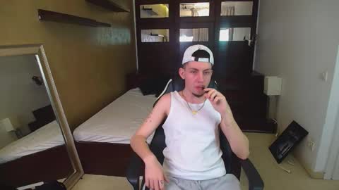 KrewVaughn online show from March 21, 8:19 am