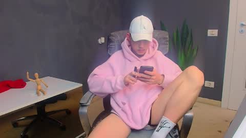 KrewVaughn online show from March 27, 7:56 am